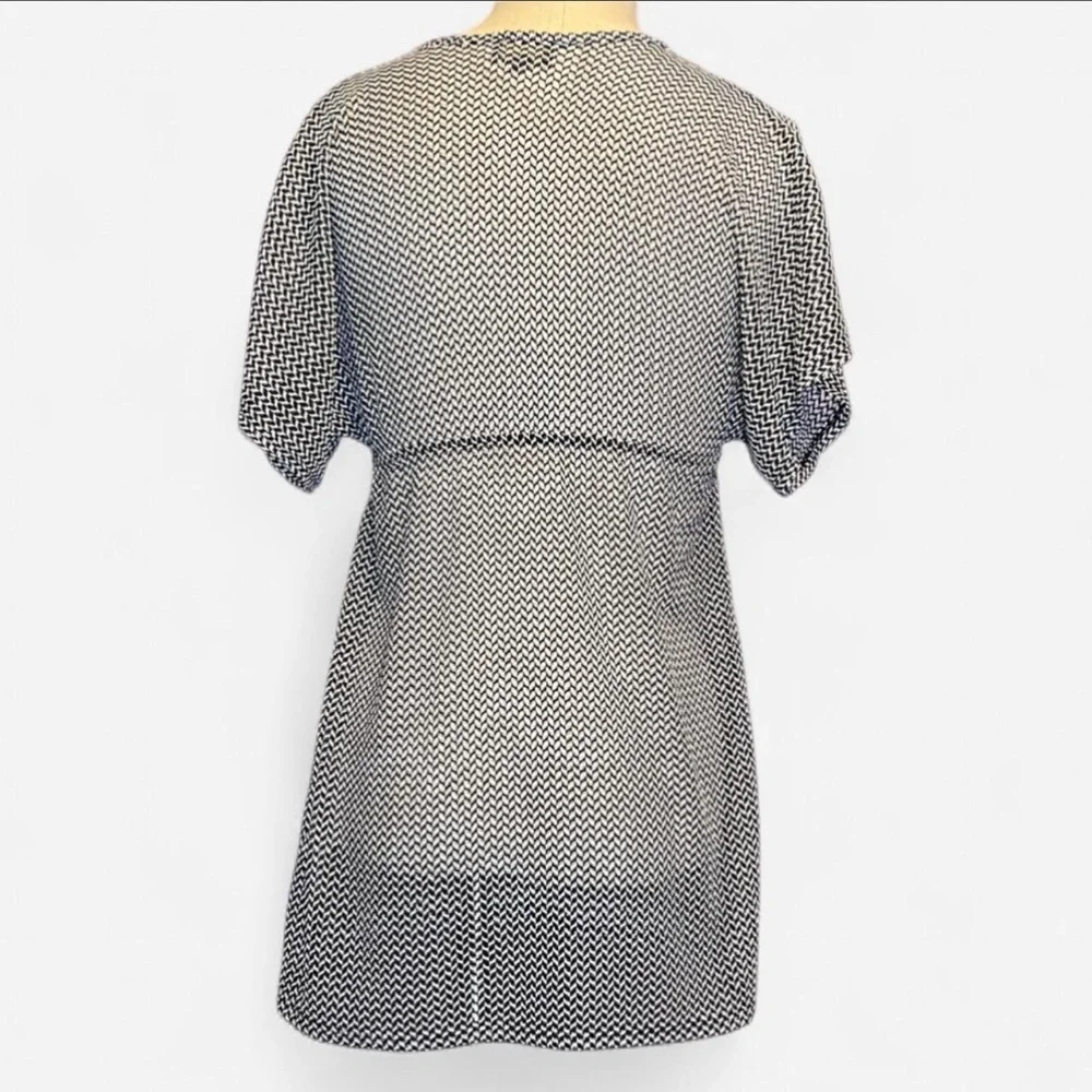 ❤️Designer Swim Cover Up - Black & White Chevron Pattern • Jordan Taylor - Picture 2 of 4